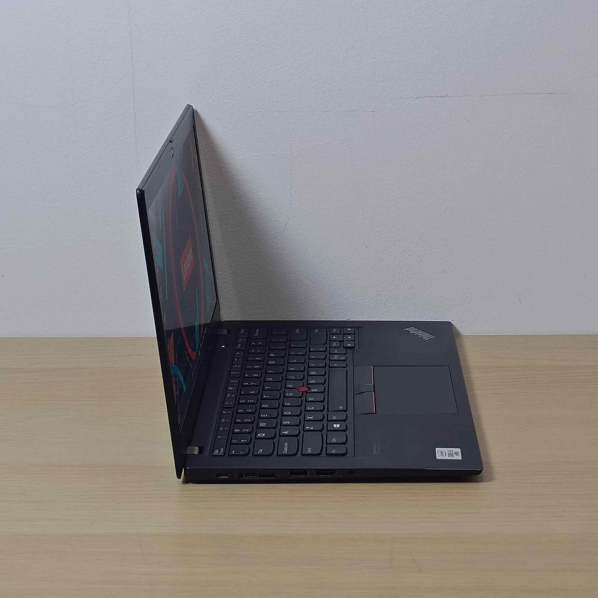 Lenovo Thinkpad X13G1 Samping Kanan Butik Laptop
