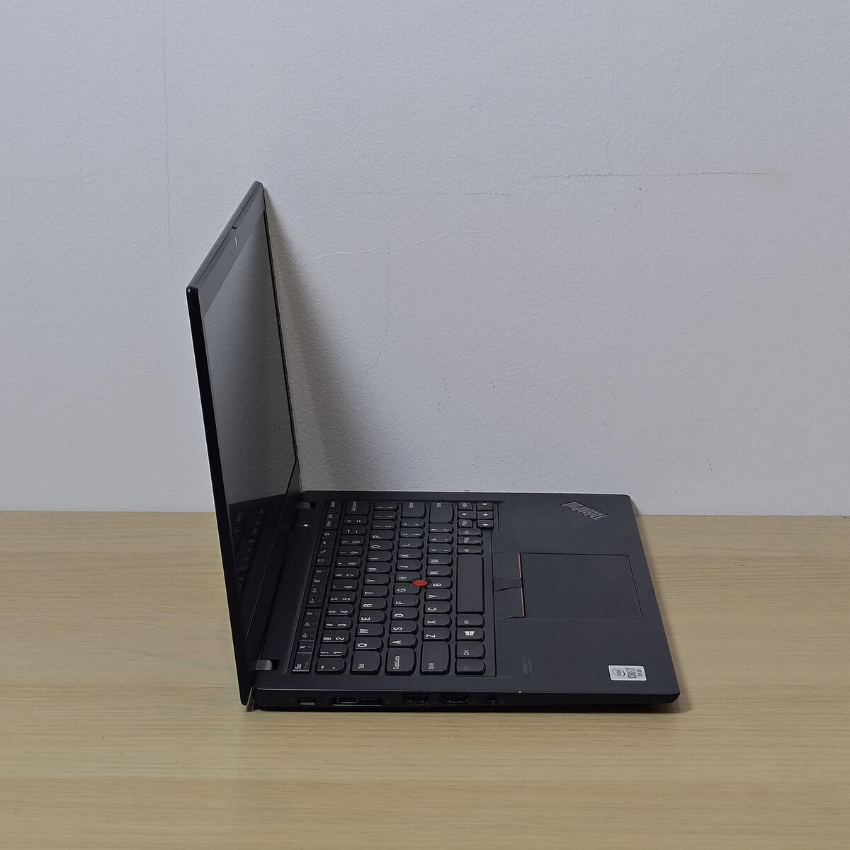 Lenovo Thinkpad X13G1 Samping Kanan Lenovo Thinkpad X13G1 Samping Kanan Butik Laptop